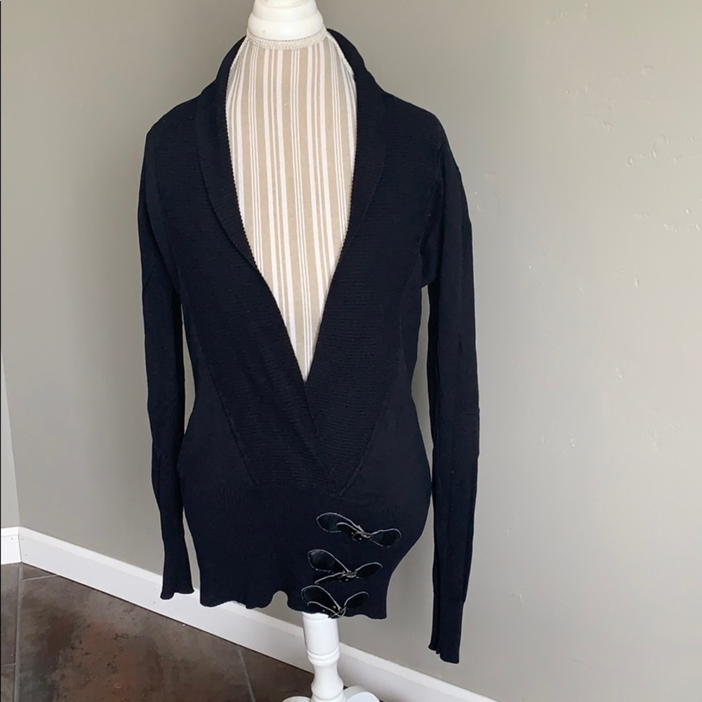 Black sweater with buckles